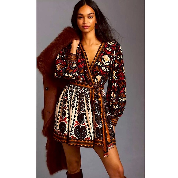 FARM Rio Dresses & Skirts - FARM RIO “Tapestry garden” wrap mini dress